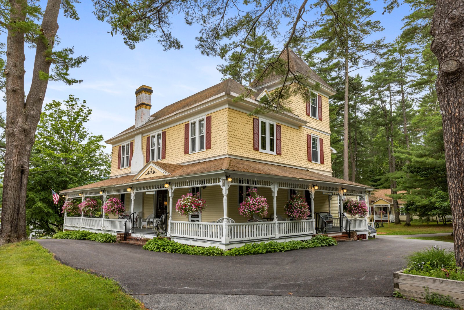 Rockwell Falls Inn