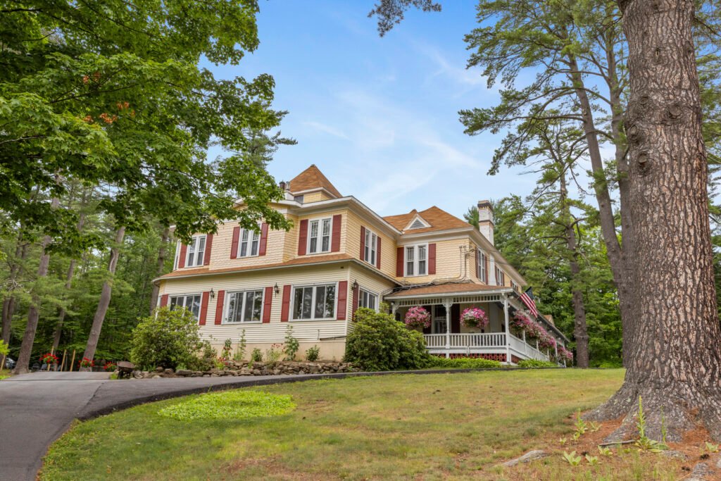 Rockwell Falls Inn and Wine Bar