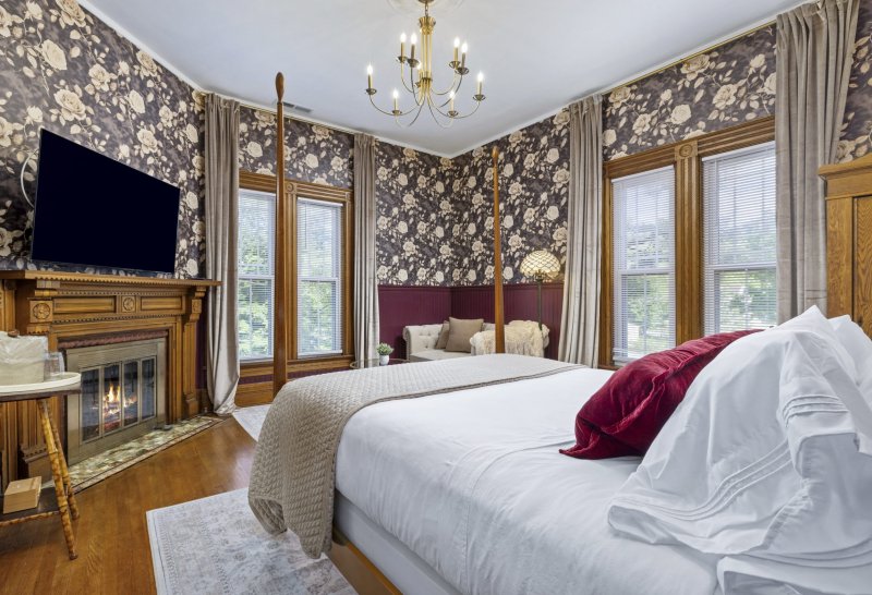 The Rose Room at Rockwell Falls Inn